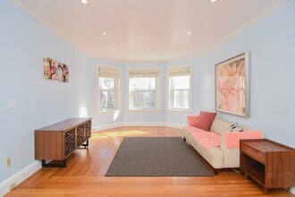 96 St Paul St in Brookline, MA - Building Photo - Building Photo