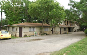 Anita Gardends Apartments in Austin, TX - Foto de edificio - Building Photo