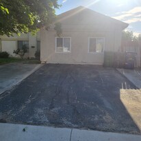 4284 Yew St in Lancaster, CA - Building Photo