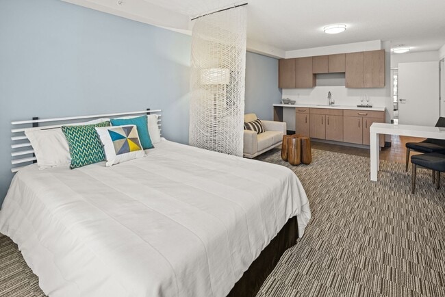 7000 Hawaii Kai Dr in Honolulu, HI - Building Photo - Building Photo