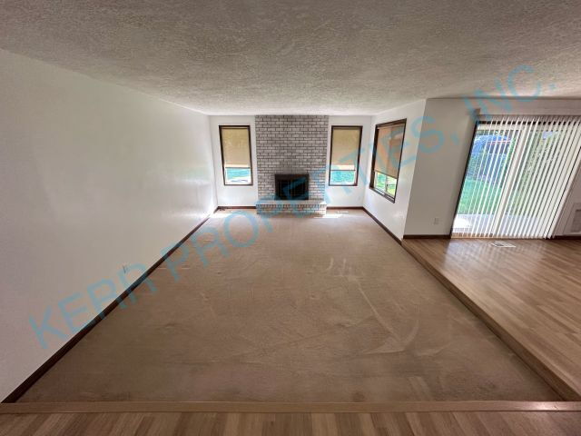 18660 Roundtree Dr in Oregon City, OR - Building Photo - Building Photo