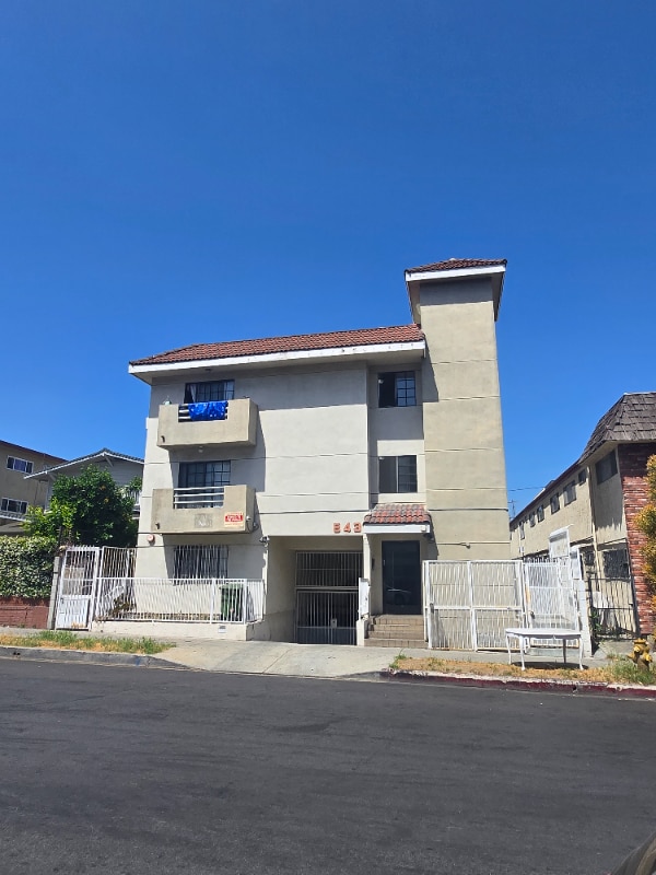 843 S Ardmore Ave