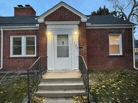 102 N Center St, Unit #1 in Adrian, MI - Building Photo