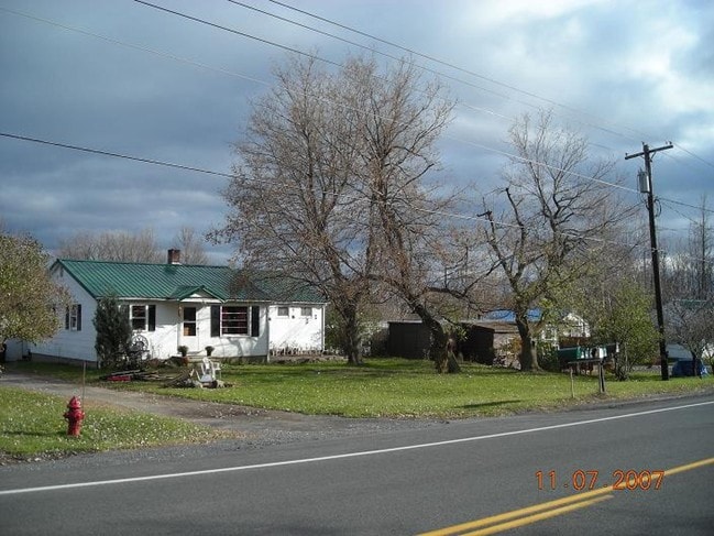 Mobile Home Park in Beekmantown, NY - Foto de edificio - Building Photo