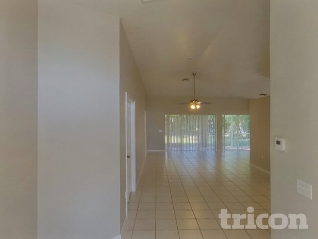 184 Jennifer Dr in Rotonda West, FL - Building Photo - Building Photo