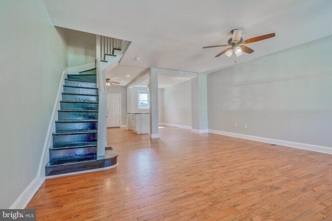 1915 E 29th St photo'