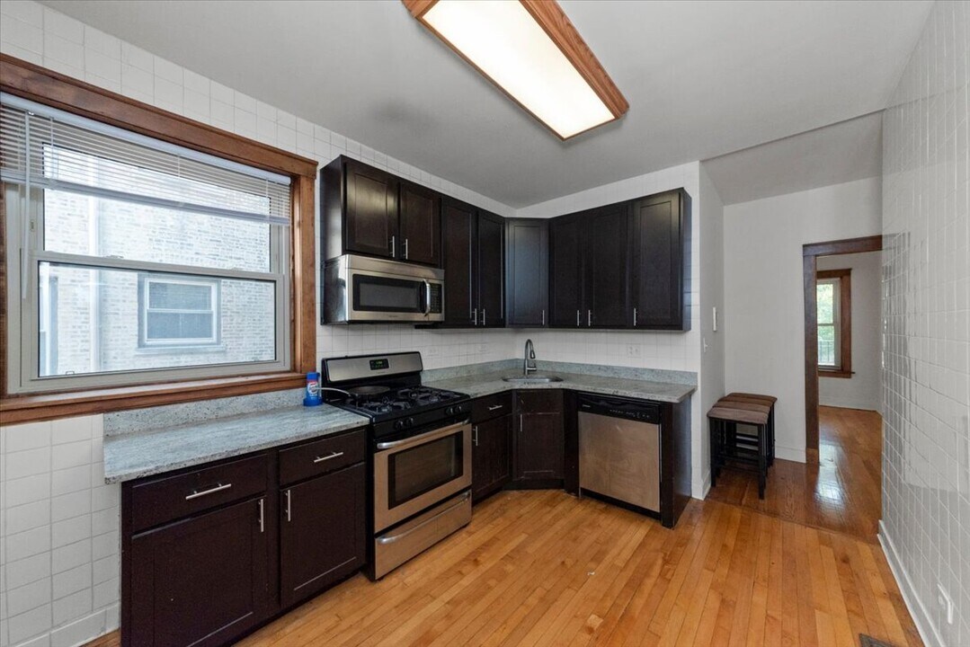 3548 N Bosworth Ave, Unit 1 in Chicago, IL - Foto de edificio