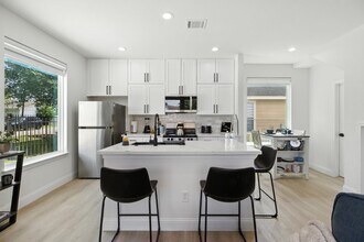 3902 McKinley St in Houston, TX - Building Photo - Building Photo