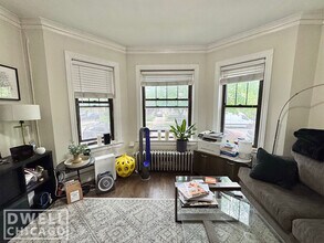 2133 W Giddings St, Unit 1A in Chicago, IL - Building Photo - Building Photo