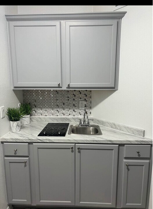 600 Sardinia Cir in Davenport, FL - Building Photo