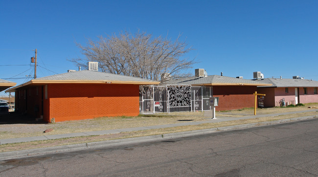 8604 LAWSON St in El Paso, TX - Building Photo - Building Photo