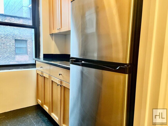 EAST 56 STREET in New York, NY - Building Photo - Building Photo