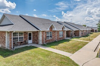 White Pine Estates in Marshfield, MO - Building Photo - Building Photo