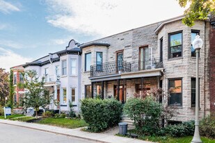 4 Burton Av in Westmount, QC - Building Photo