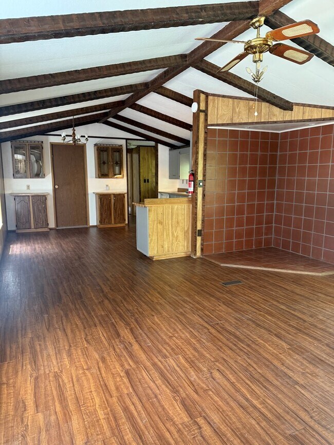 107 Scenic Valley Rd in Kerrville, TX - Building Photo - Building Photo