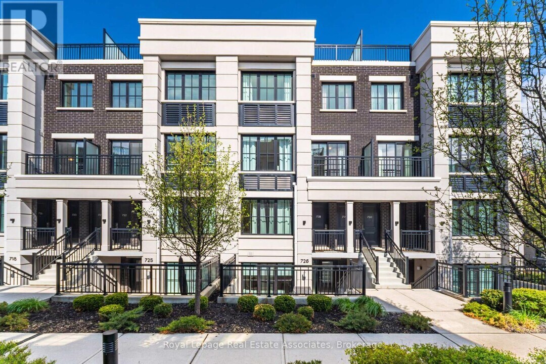 665 Cricklewood Dr. in Mississauga, ON - Building Photo