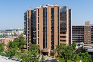 The Huntsman in Calgary, AB - Building Photo