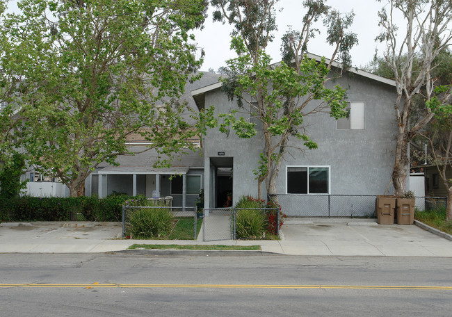 1056 N Olive St in Ventura, CA - Building Photo - Building Photo