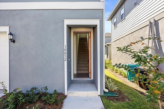 10032 Hulse Aly in Orlando, FL - Building Photo - Building Photo
