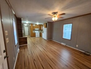 32 Bramblewood Rd in Clark Mills, NY - Foto de edificio - Building Photo