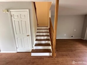17 Canterbury Cir in Franklin Township, NJ - Building Photo - Building Photo