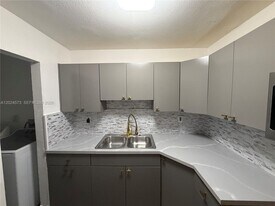 2769 NW 58th Terrace in Lauderhill, FL - Building Photo
