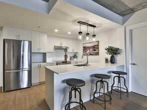 Unicité in Montréal, QC - Building Photo - Building Photo