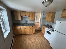 10 Portland St in South Berwick, ME - Building Photo