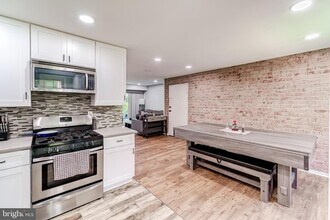 6012 Westchester Park Dr, Unit 101 in College Park, MD - Building Photo - Building Photo