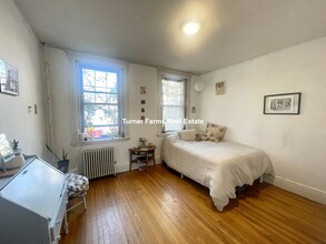 60 Queensberry St, Unit 19 in Boston, MA - Building Photo - Building Photo