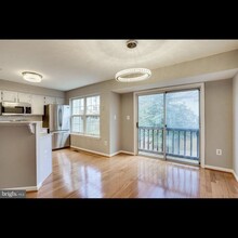 2230 Forest Glade Ln in Hillcrest Heights, MD - Foto de edificio - Building Photo