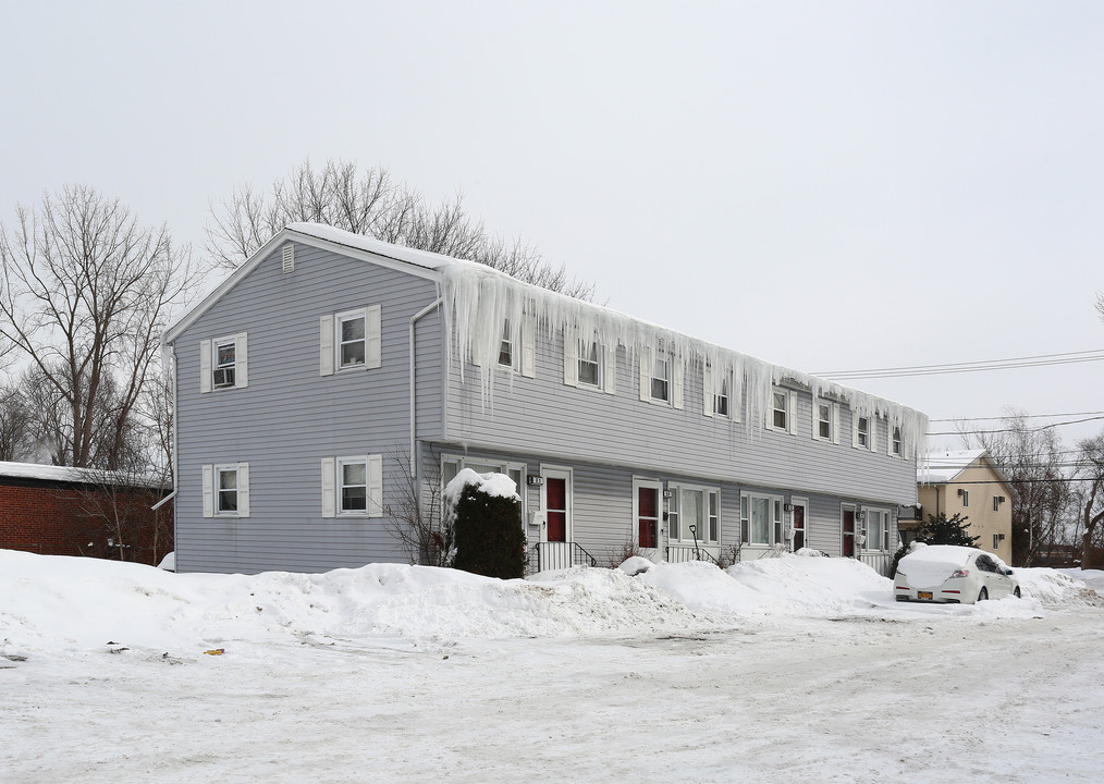 Seville Town Homes in Liverpool, NY - Building Photo