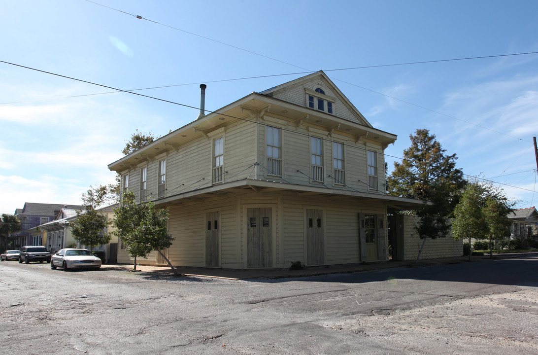 3900 Coliseum St in New Orleans, LA - Building Photo