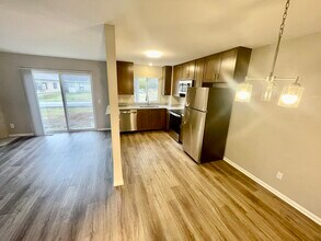 15280 Arno Dr in Clinton Township, MI - Foto de edificio - Building Photo