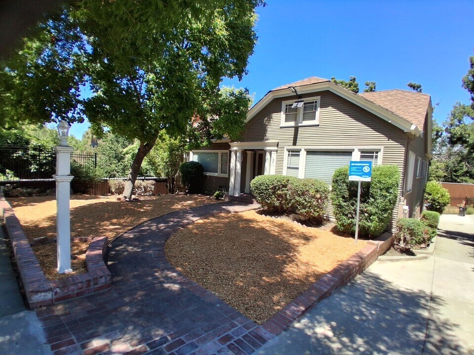 70 S 17th St in San Jose, CA - Building Photo