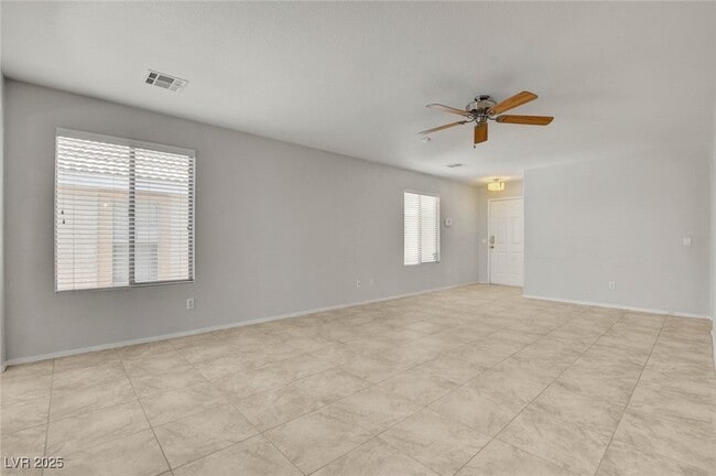 5028 Nardini Ave in Las Vegas, NV - Foto de edificio - Building Photo