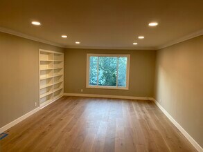 112 44th Ave, Unit 110 in San Mateo, CA - Building Photo - Building Photo