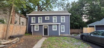 22 Clermont St in Saugerties, NY - Building Photo