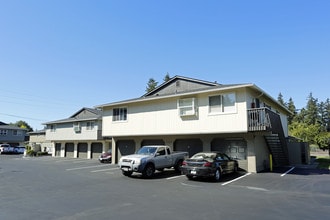 Noble Court Estates in Auburn, WA - Foto de edificio - Building Photo