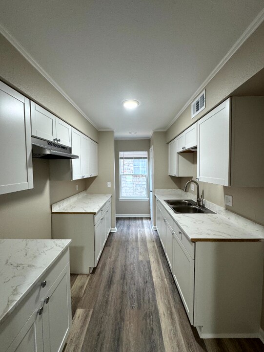 1634 Clear Lake Ave in Baton Rouge, LA - Foto de edificio