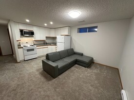 Cozy & Private 1-Bedroom Basement Suite in... in Calgary, AB - Building Photo - Building Photo