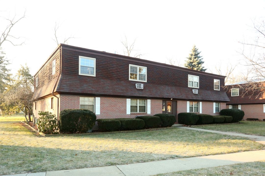 Woodcrest in Adrian, MI - Foto de edificio