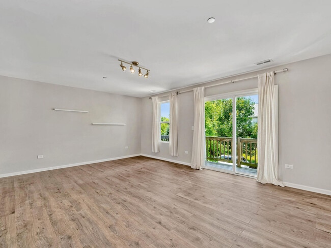 1464 Lake Ridge Ct in Mundelein, IL - Building Photo - Building Photo