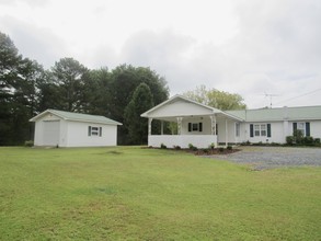 450 James St in Vass, NC - Building Photo - Building Photo