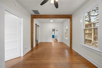 916 S 5th St in Austin, TX - Building Photo - Building Photo