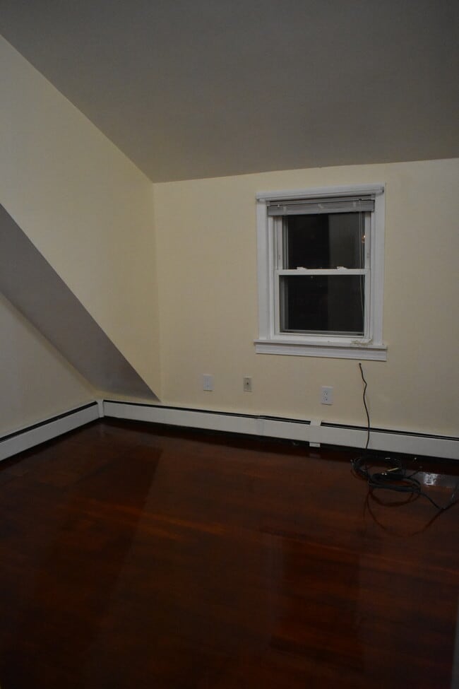 129 Bradstreet Ave, Unit 3 in Revere, MA - Foto de edificio - Building Photo