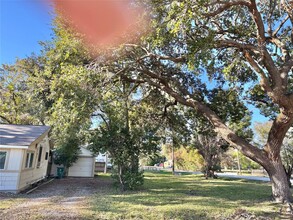 4906 Charles St in Seabrook, TX - Building Photo - Building Photo