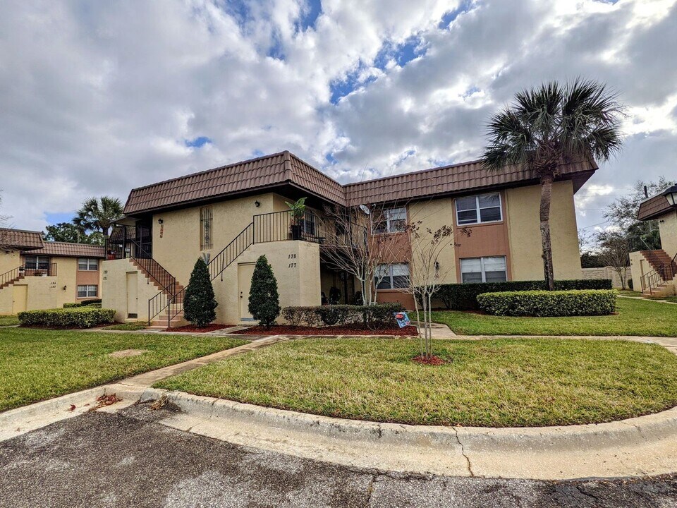 174 Windtree Ln in Winter Garden, FL - Foto de edificio