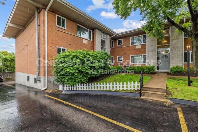 property at 7876 Big Bend Blvd