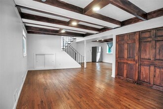 347 Old Town Rd in East Setauket, NY - Building Photo - Building Photo